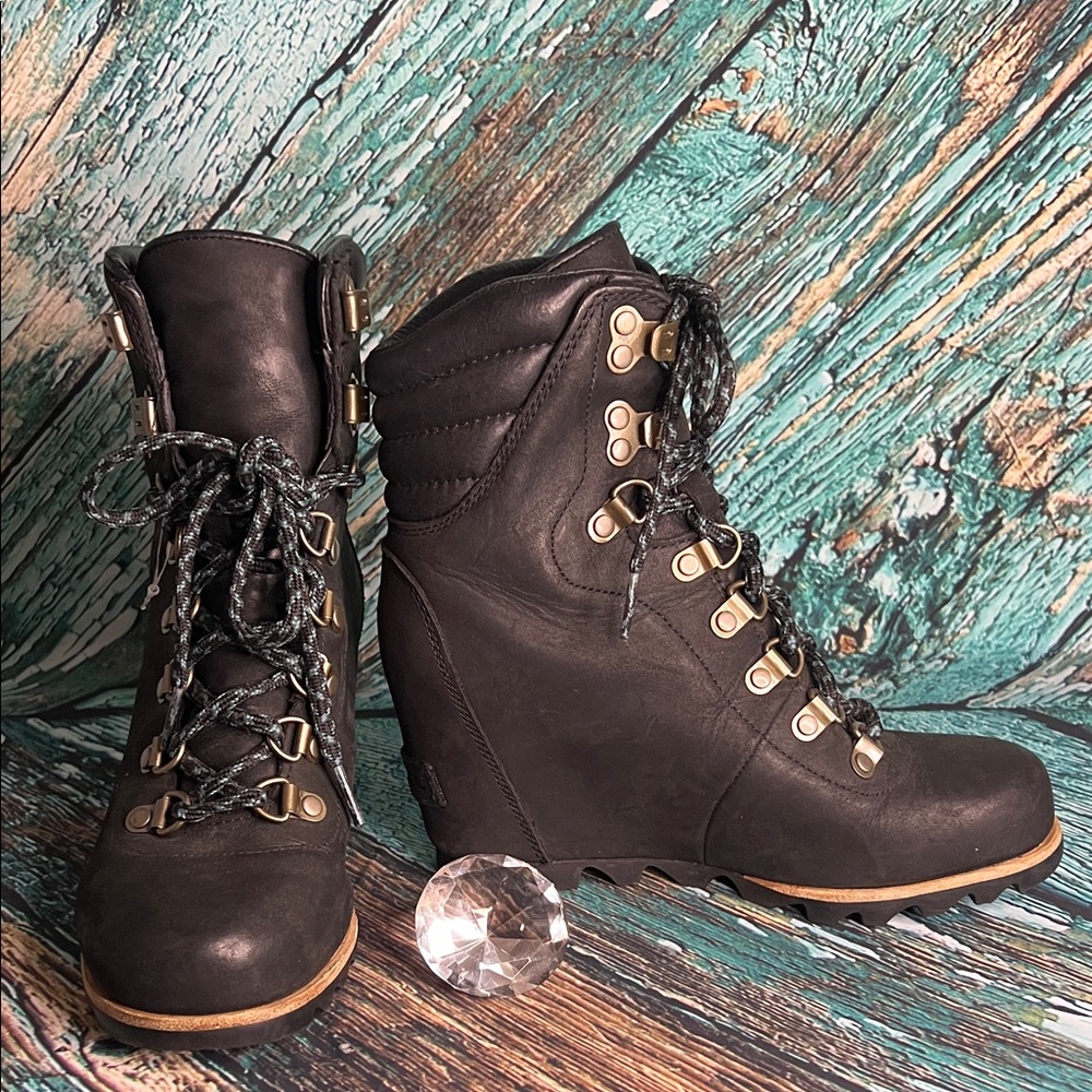 Sorel Conquest Wedge Waterproof Boots